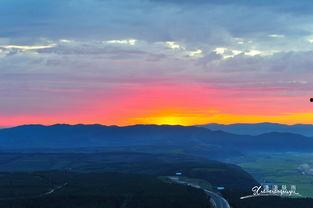 她若旭日初升,青春绽放的璀璨光芒