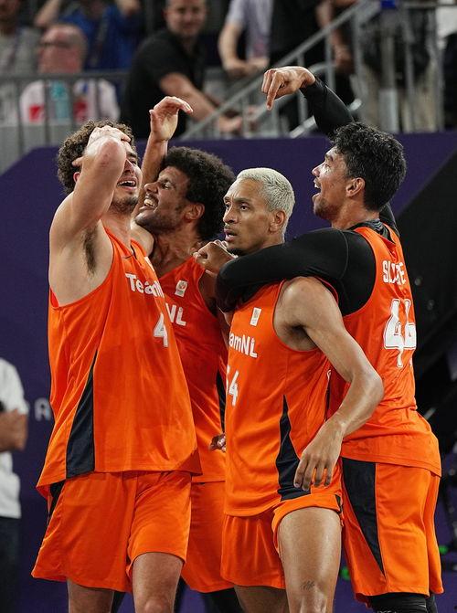 巴黎奥运会篮球男子金牌赛：法国vs美国